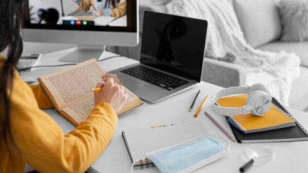 Online English and Spanish Instructors - Image 4